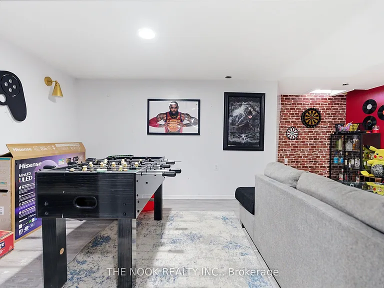 119 Brownstone Cres — Photo 30