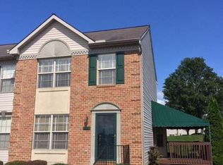 210 Cobblestone Ln, Lancaster, PA 17601