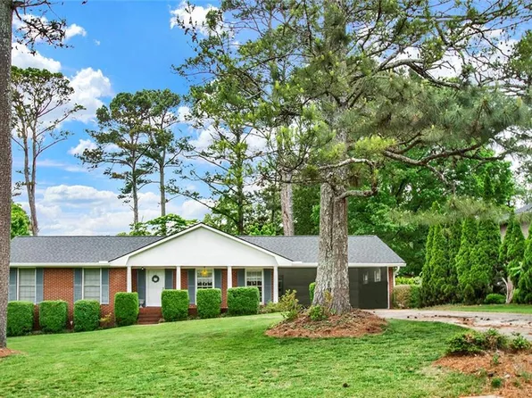 5597 Bob White Cir, Lilburn, GA 30047