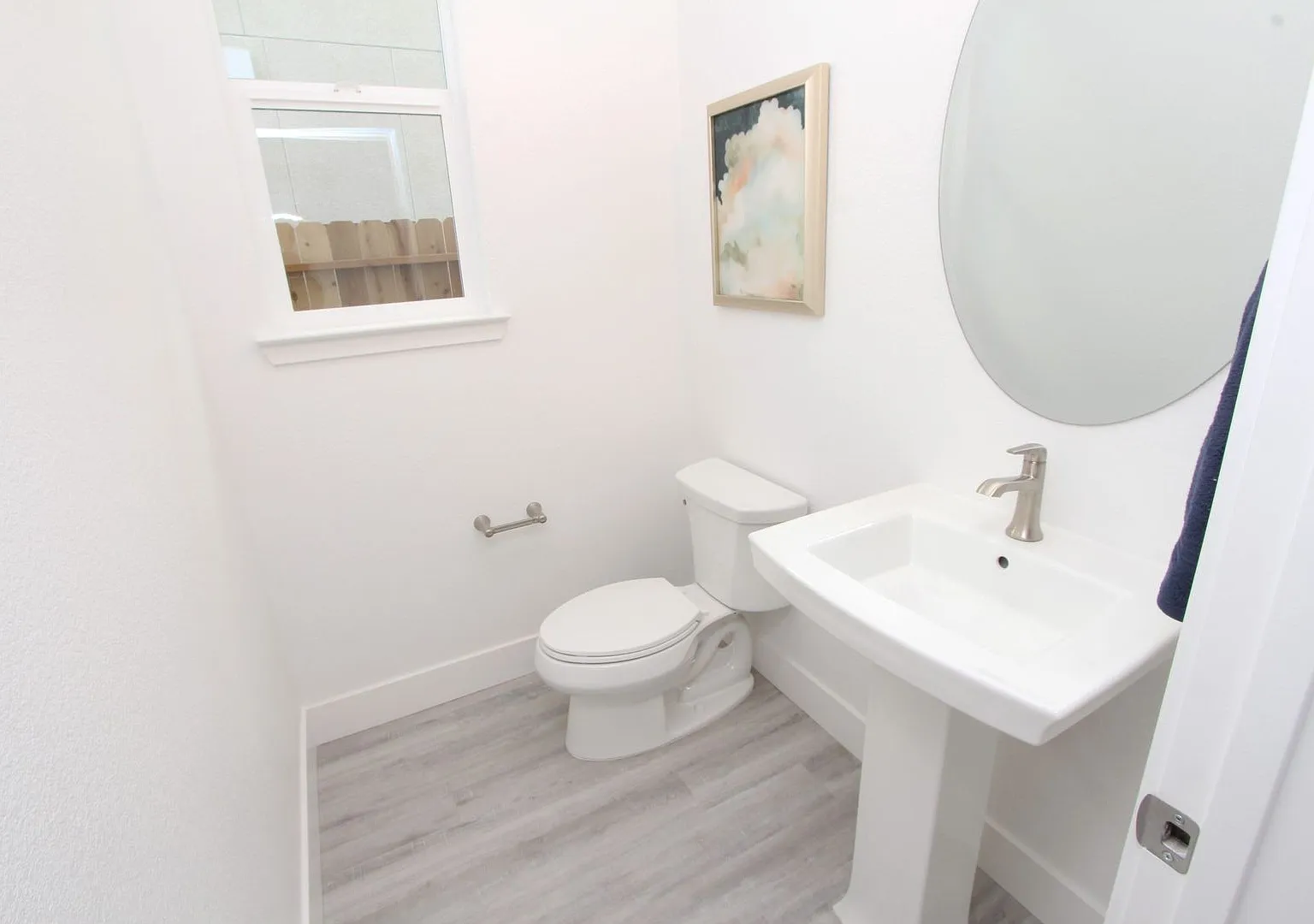 Gorgeous New Build 3 bedroom 2.5 bathroom home in Santana Ranch Available NOW!! — Photo 4