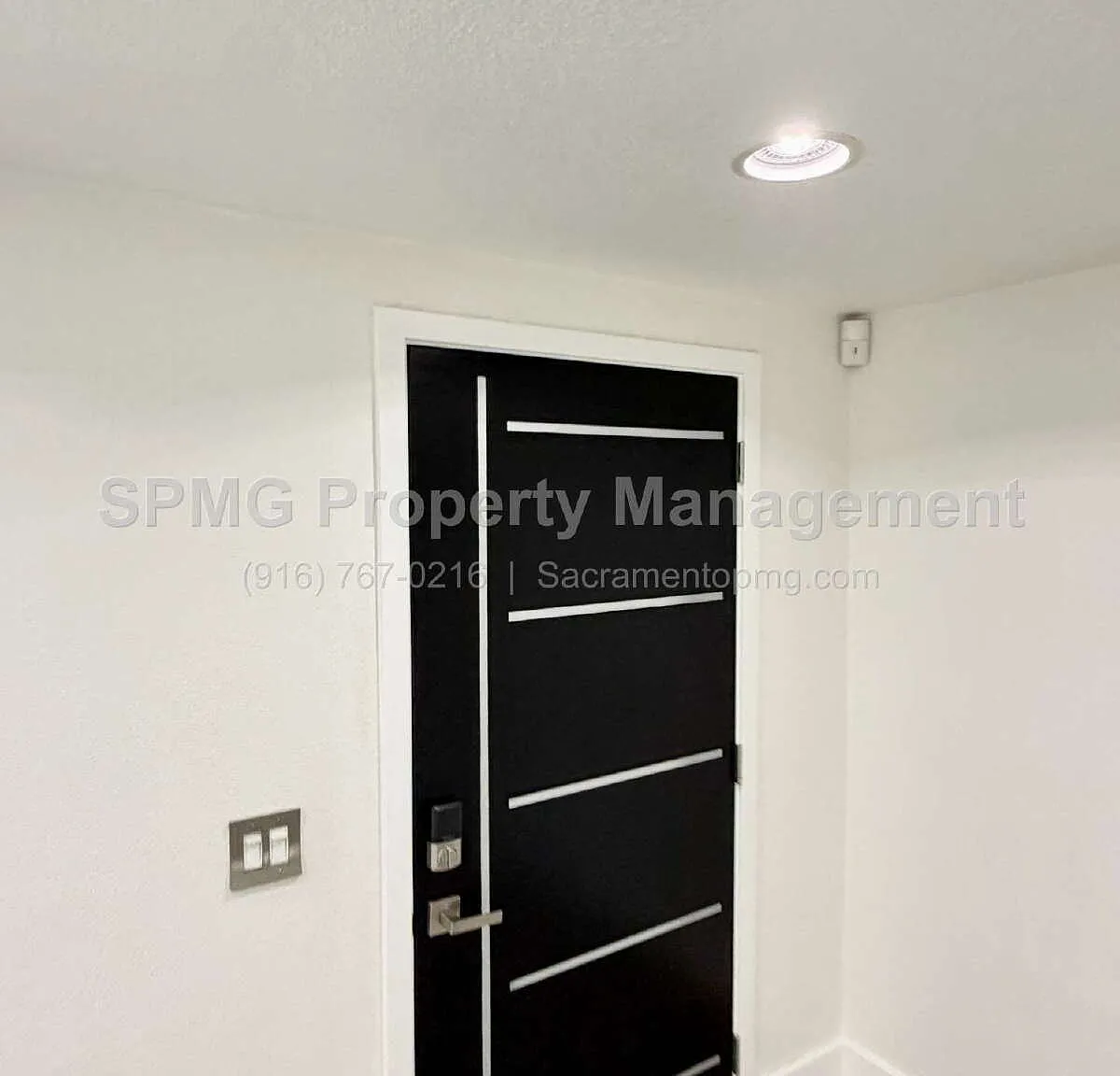 3 bed, 2.5 bath, 2398 sqft, $3,400 — Photo 4