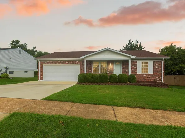 5661 Chalet Hill Dr, Saint Louis, MO 63129