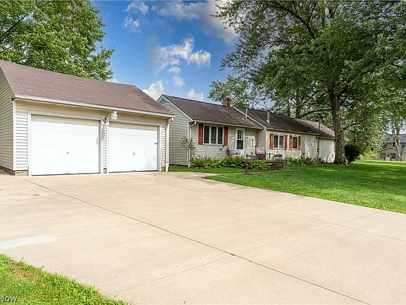3rd image of 1787 Van Lynn Dr