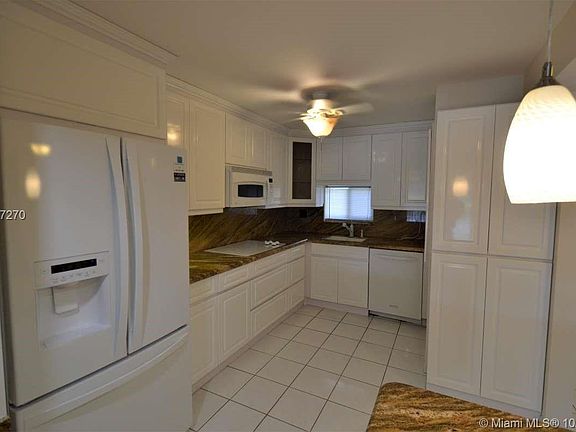 3rd image of 9400 N Hollybrook Lake Dr APT 204