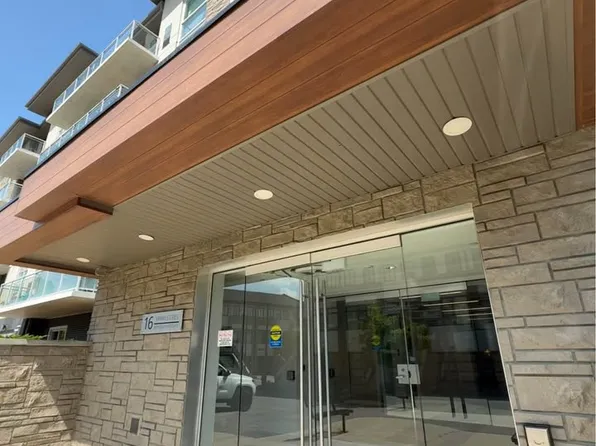 16 Markle Cres #108, Hamilton, ON L9G 0H4