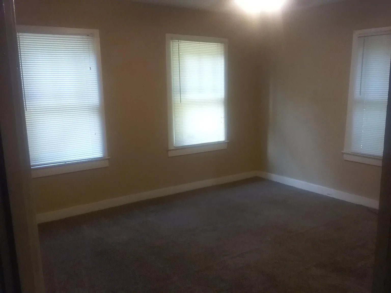 3 bed, 1036 sqft, $875 — Photo 3