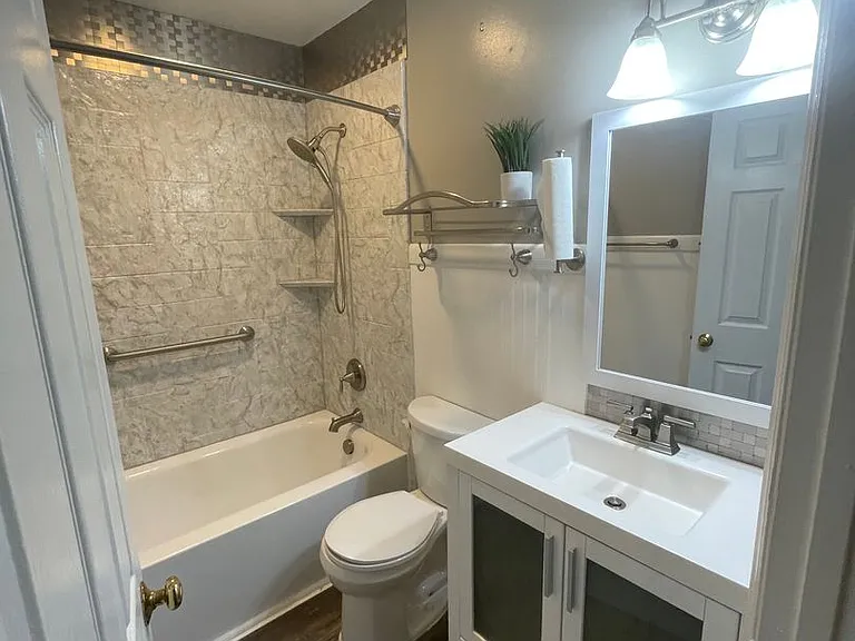 3317 Christopher Dr NW — Photo 8