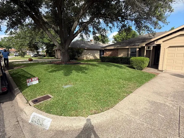 6400 Canyon Cir, Fort Worth, TX 76133