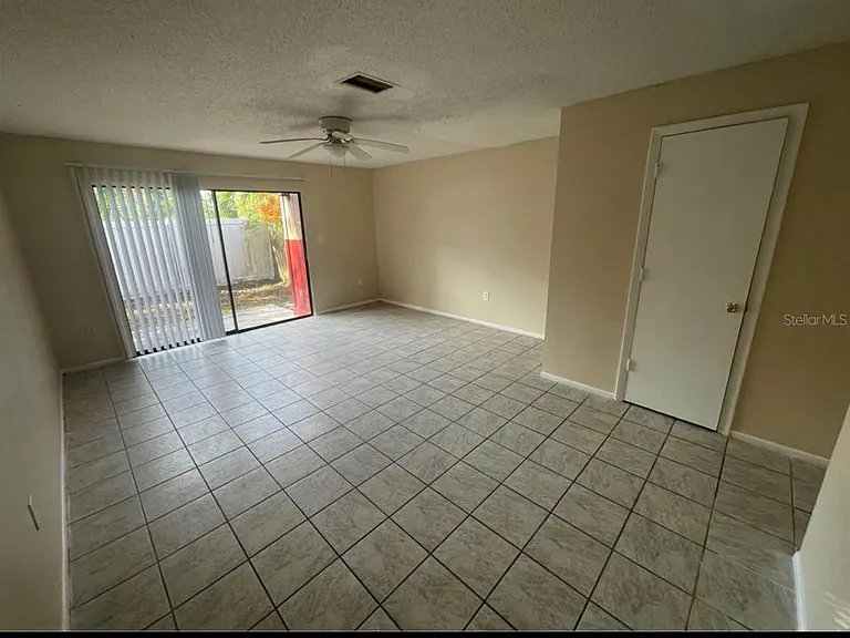 890 Mecca Dr #4 — Photo 3