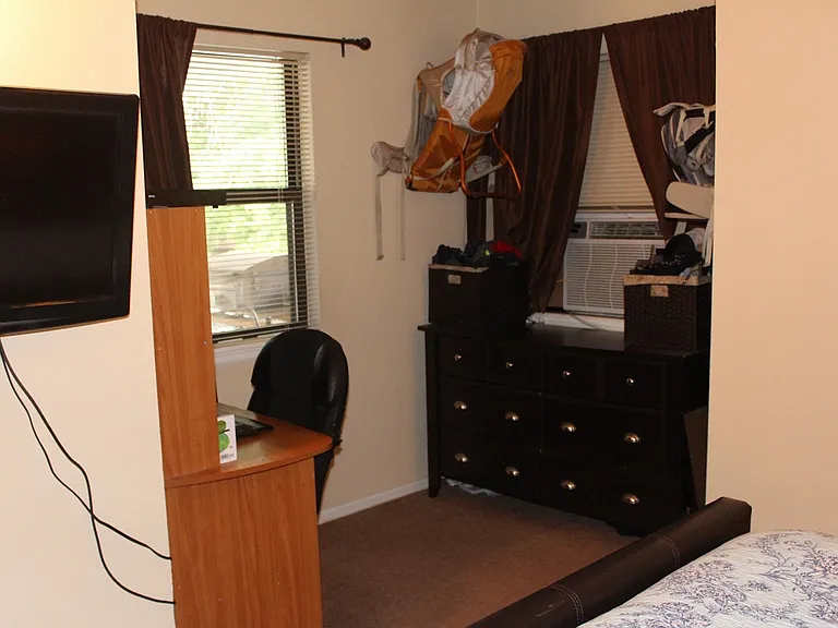 3025 Broadway St #6 — Photo 13