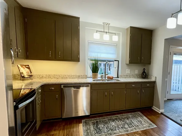 210 Cumberland Trce, Nashville, TN 37214