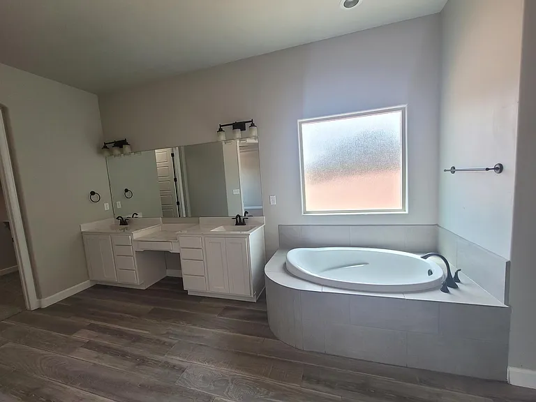 5532 Baranca Overlook Ct NE — Photo 32