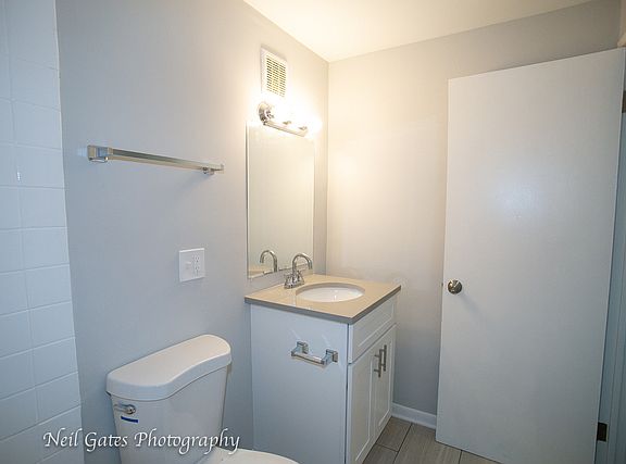 3rd image of 1132 Hartrey Ave #B