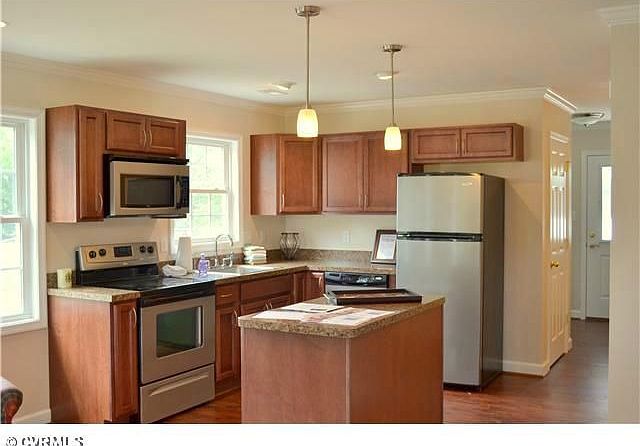 1st image of 1452 N 33rd St