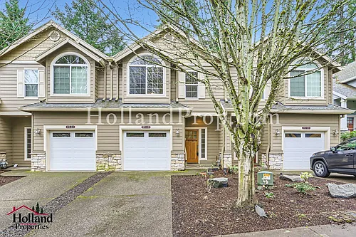 9540 SW Lodestone Dr #D Photo 1