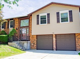750 Michigan Ln, Elk Grove Village, IL 60007