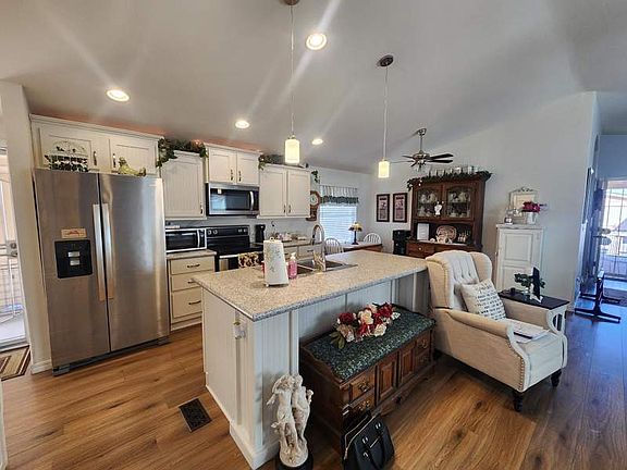 3rd image of 437 E Germann Rd #41