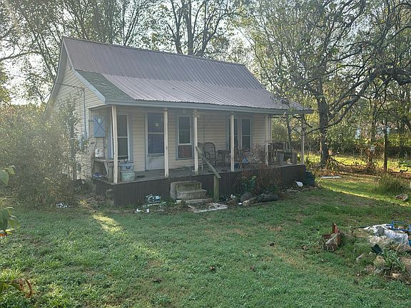3rd image of 290 E 6th St