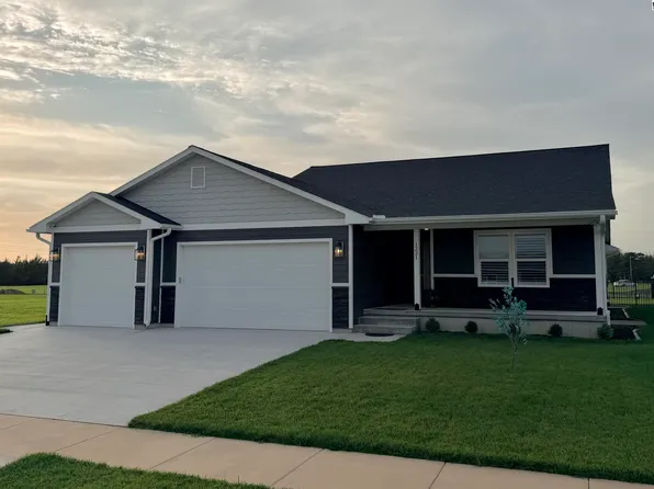 1221 Genesis Dr, McPherson, KS 67460
