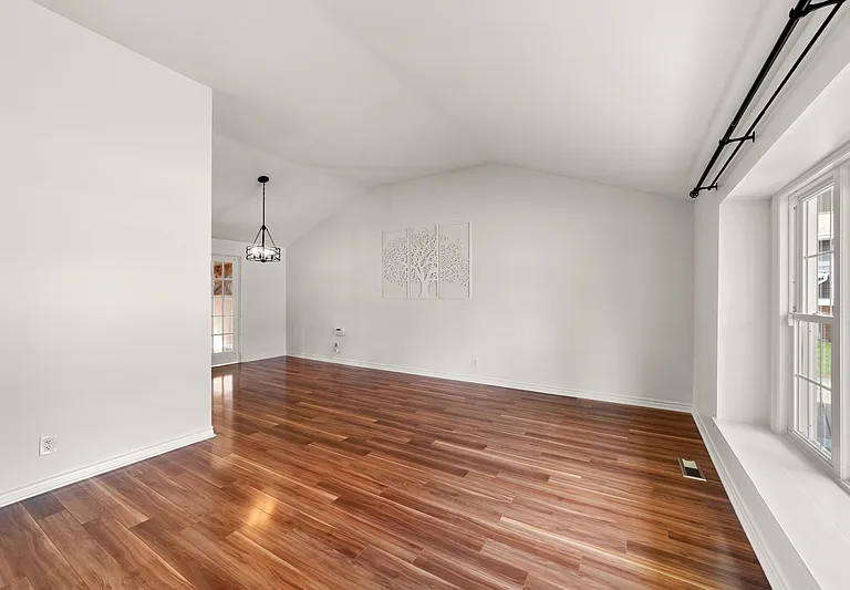10055 Concord Ct — Photo 12