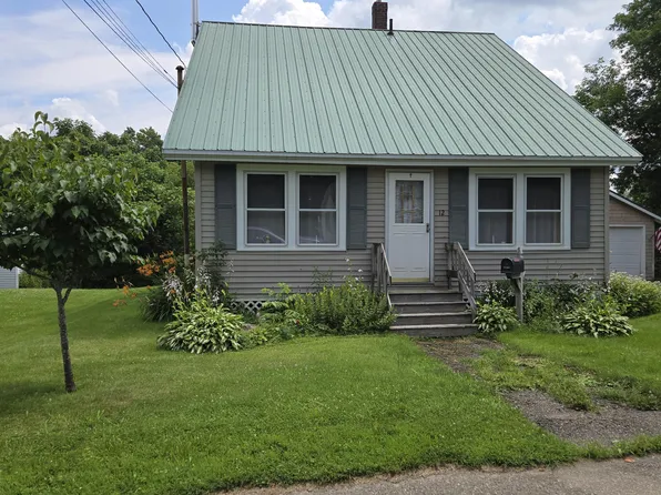 12 Avon Street, Houlton, ME 04730