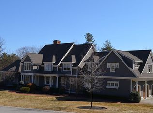 4 Willowbrook Ct, Bedford, NH 03110