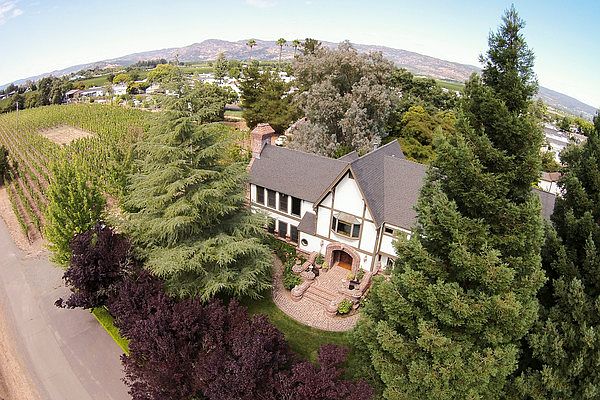 2nd image of 1070 Orchard Ave