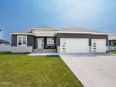 3664 Valley View Dr S, Fargo, ND, 58104