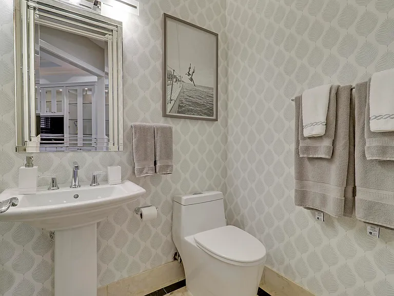 18808 SE Windward Island Ln — Photo 31