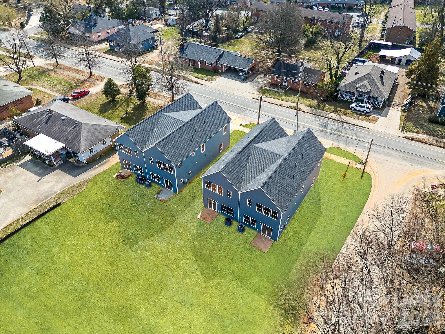 3 bed, 2.5 bath, $2,300 — Photo 1