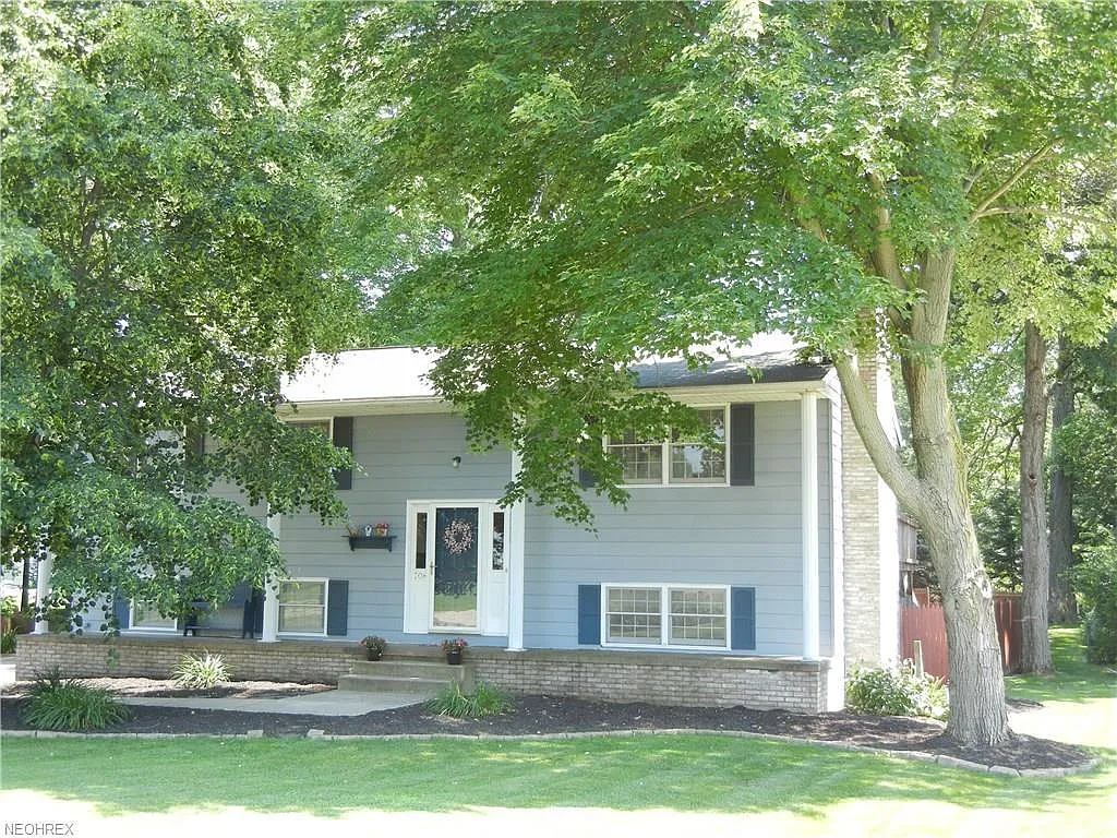 708 Peerless Cir SW photo 1
