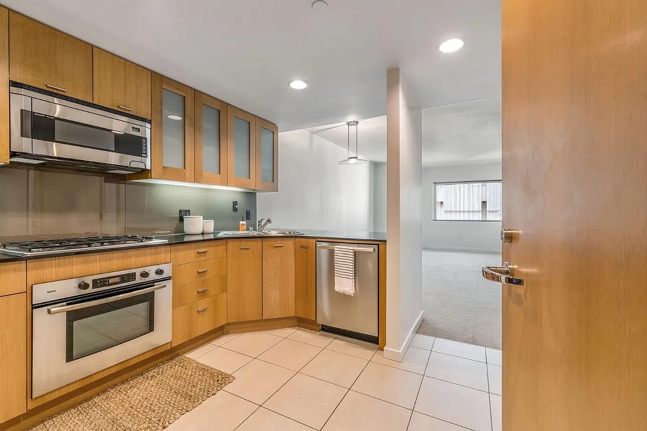Studio, 506 sqft, $4,000 — Photo 2