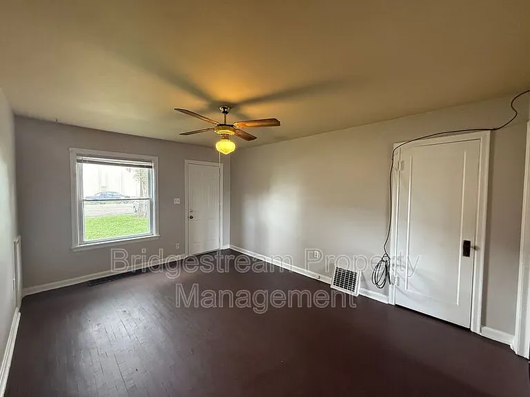 506 Middle St #B — Photo 2