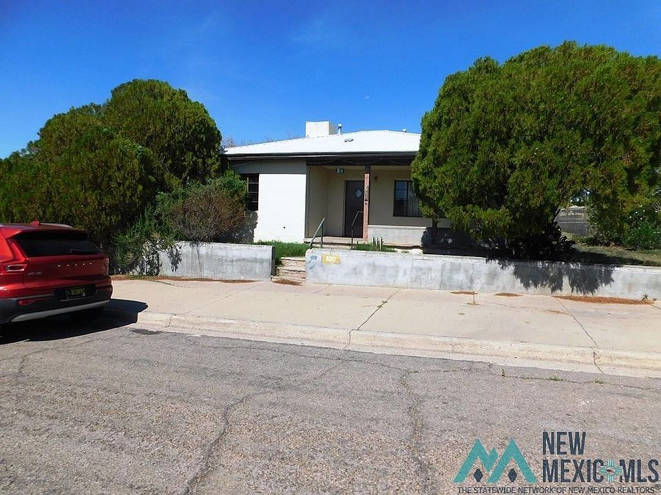 1st image of 820 N Grape St