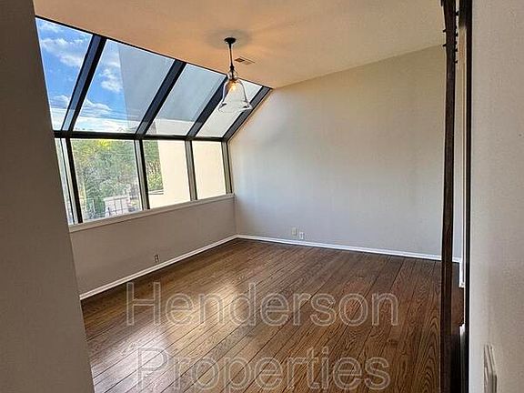 3rd image of 501 Fenton Pl Unit K