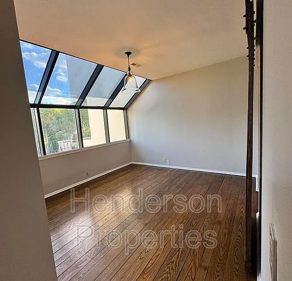 501 Fenton Pl #K — Photo 3