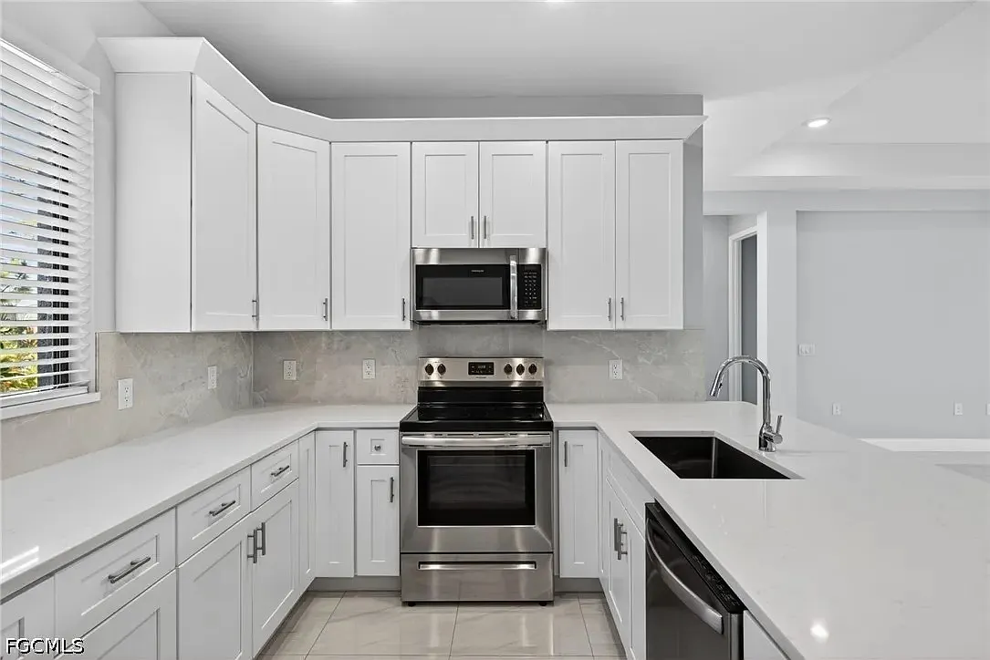 3 bed, 1656 sqft, $2,500 — Photo 2