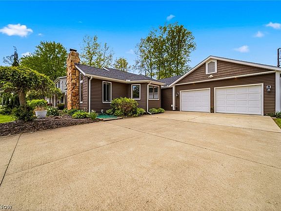 3rd image of 2013 Deerfield Dr