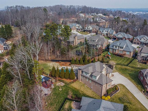 4th image of 10315 Avery Springs Ln