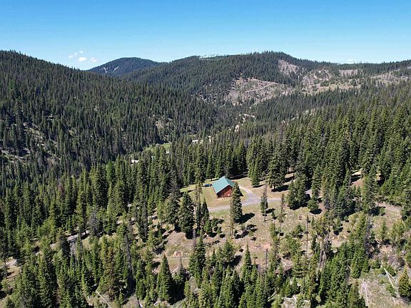 3rd image of 1391 Crooked River Rd