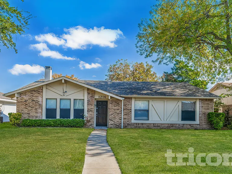 1216 Grinnel Dr — Photo 1