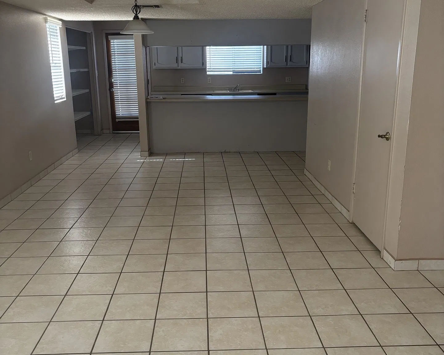 833 S Avenue A — Photo 2
