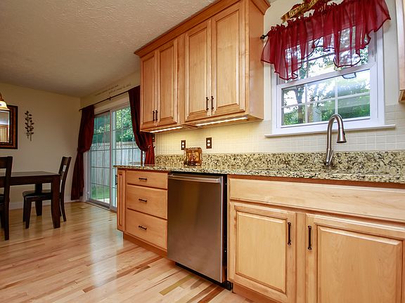 5th image of 655 Wheat Mill Ct W