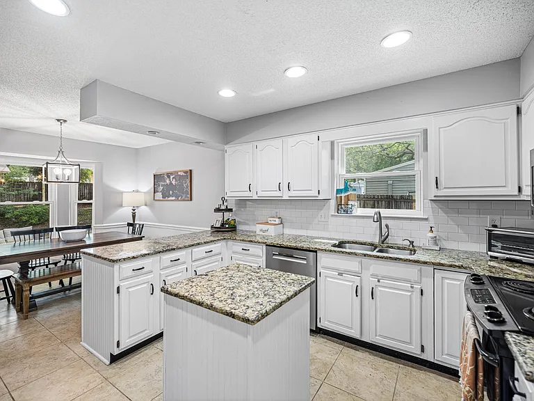 507 Nassau Dr — Photo 10
