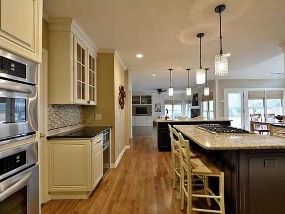 4th image of 10075 Fairway Village Dr
