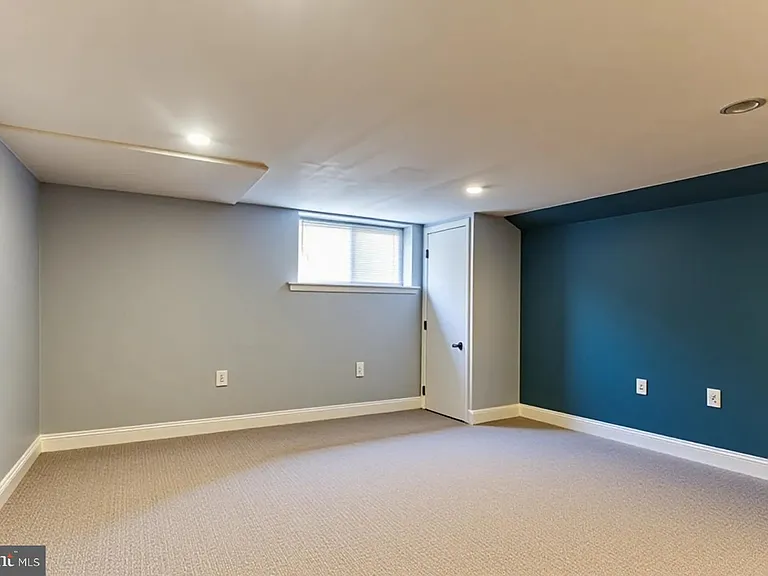 814 S Clinton St — Photo 22