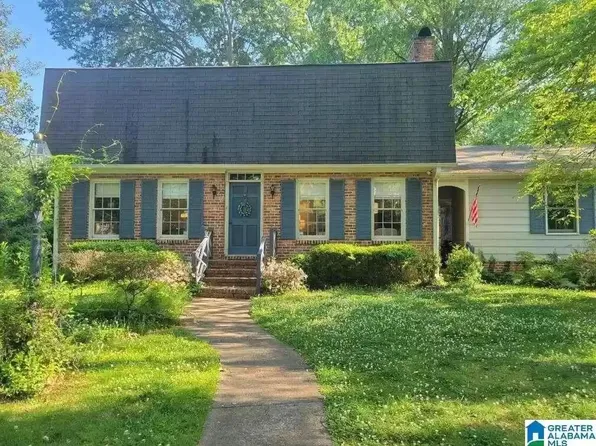 916 Greenbriar Cir, Birmingham, AL 35213