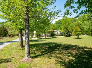 2820 Lights Chapel Rd, Greenbrier, TN 37073