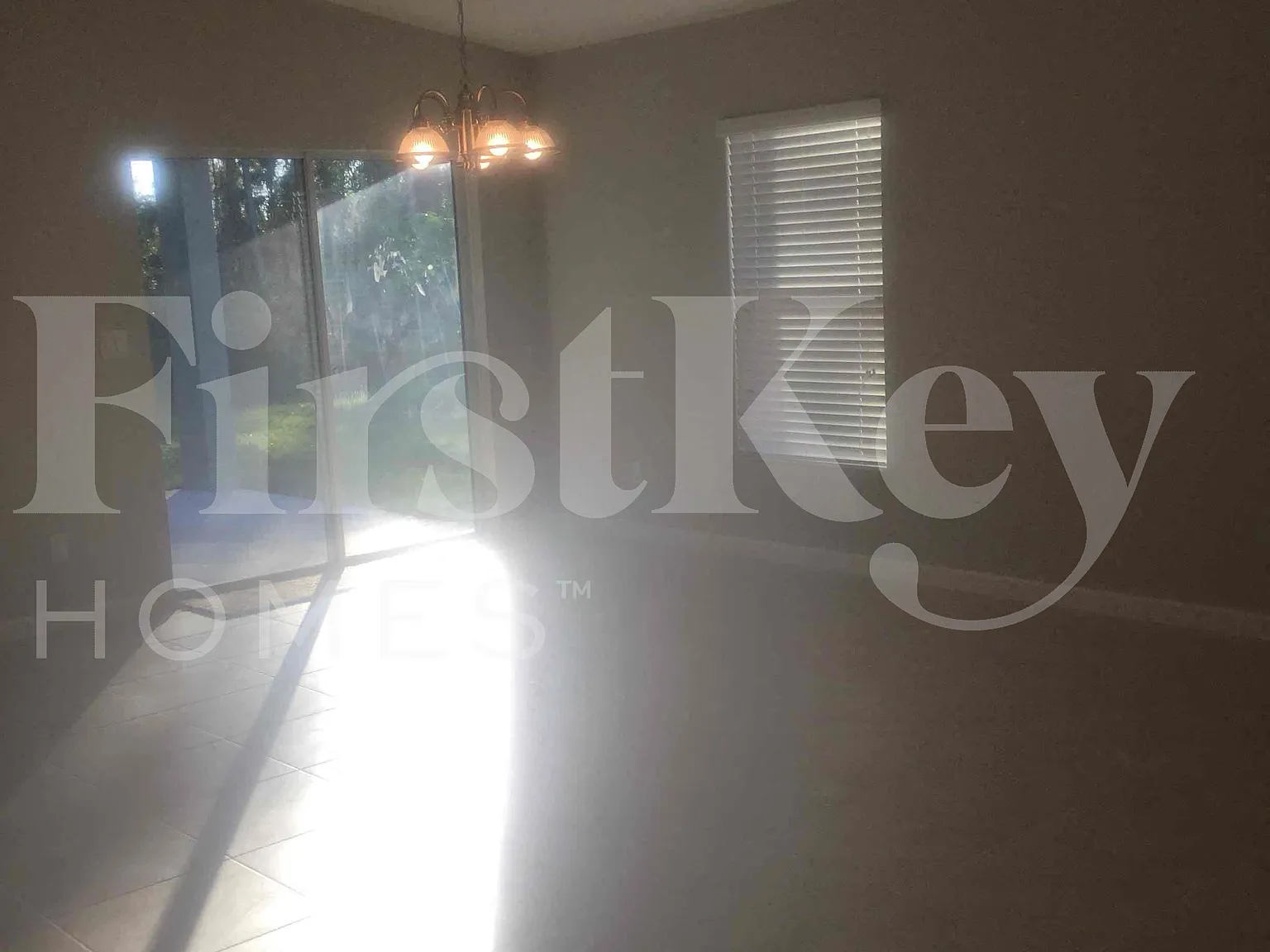 4 bed, 2.0 bath, 1833 sqft, $2,930 — Photo 4
