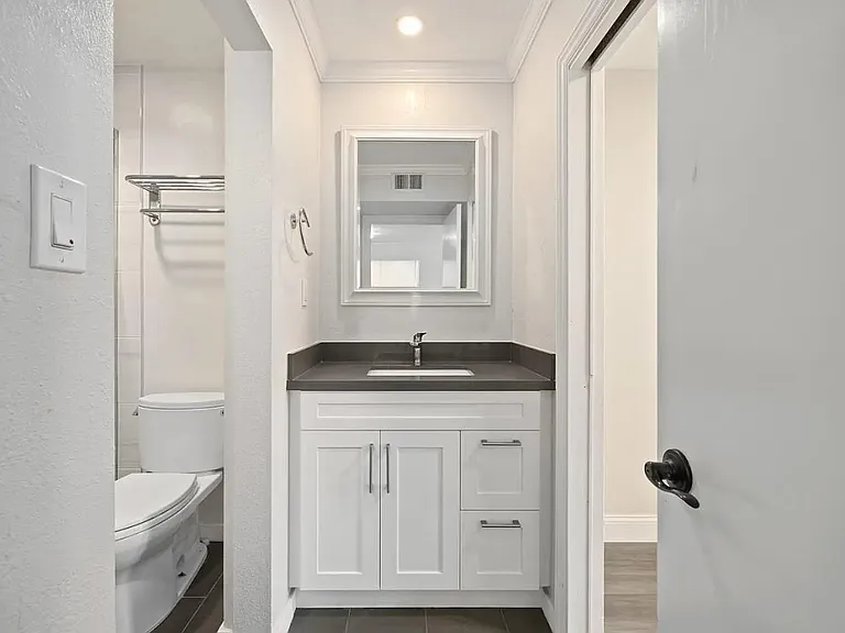 200 Elm St #107 — Photo 23